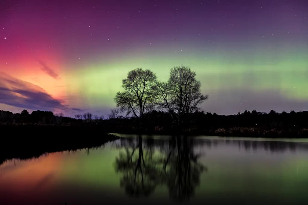Aurora Reflections