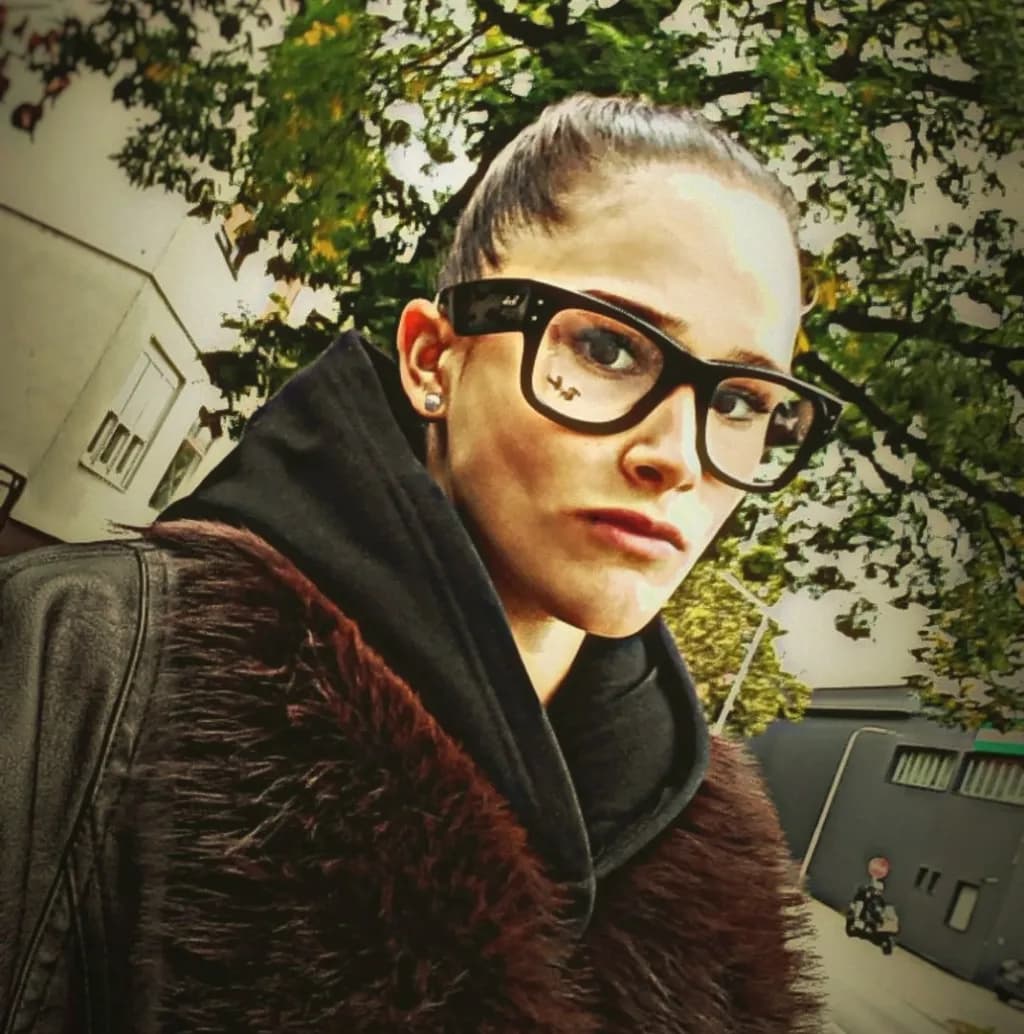 Urban Elegance: A Portrait of Modern Confidence