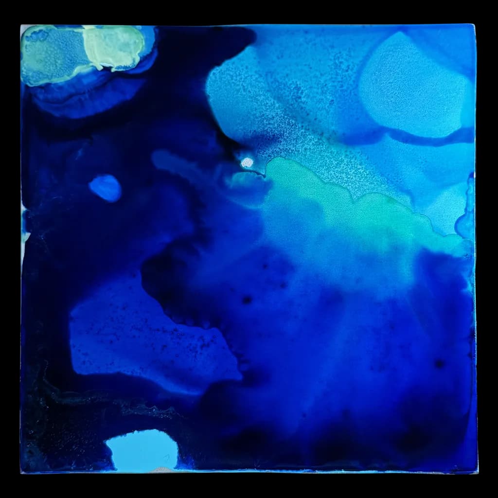 Oceanic Dreams: A Deep Dive into Abstract Blue Tones and Fluid Artistry