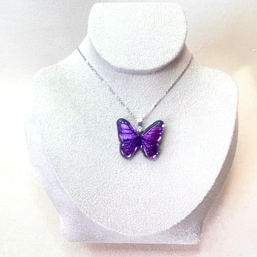 Whimsical Purple Butterfly Pendant Necklace: A Touch of Elegance and Charm