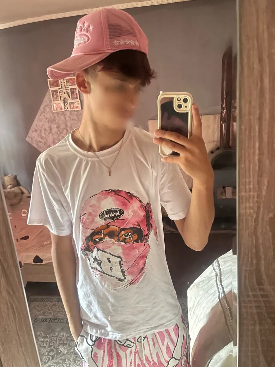 Urban Vibes: A Reflection of Youthful Rebellion in Pink and White Streetwear