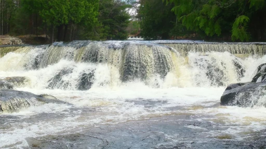 Upper Bond Falls