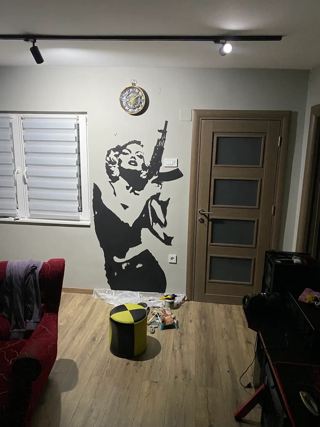 Revolutionary Elegance: A Modern Tribute to Iconic Femininity in Urban Art