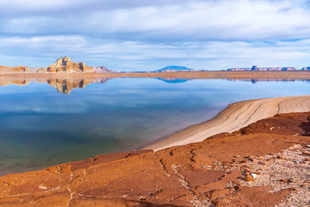 Serenity in Reflection: A Desert Landscape Beneath the Sky