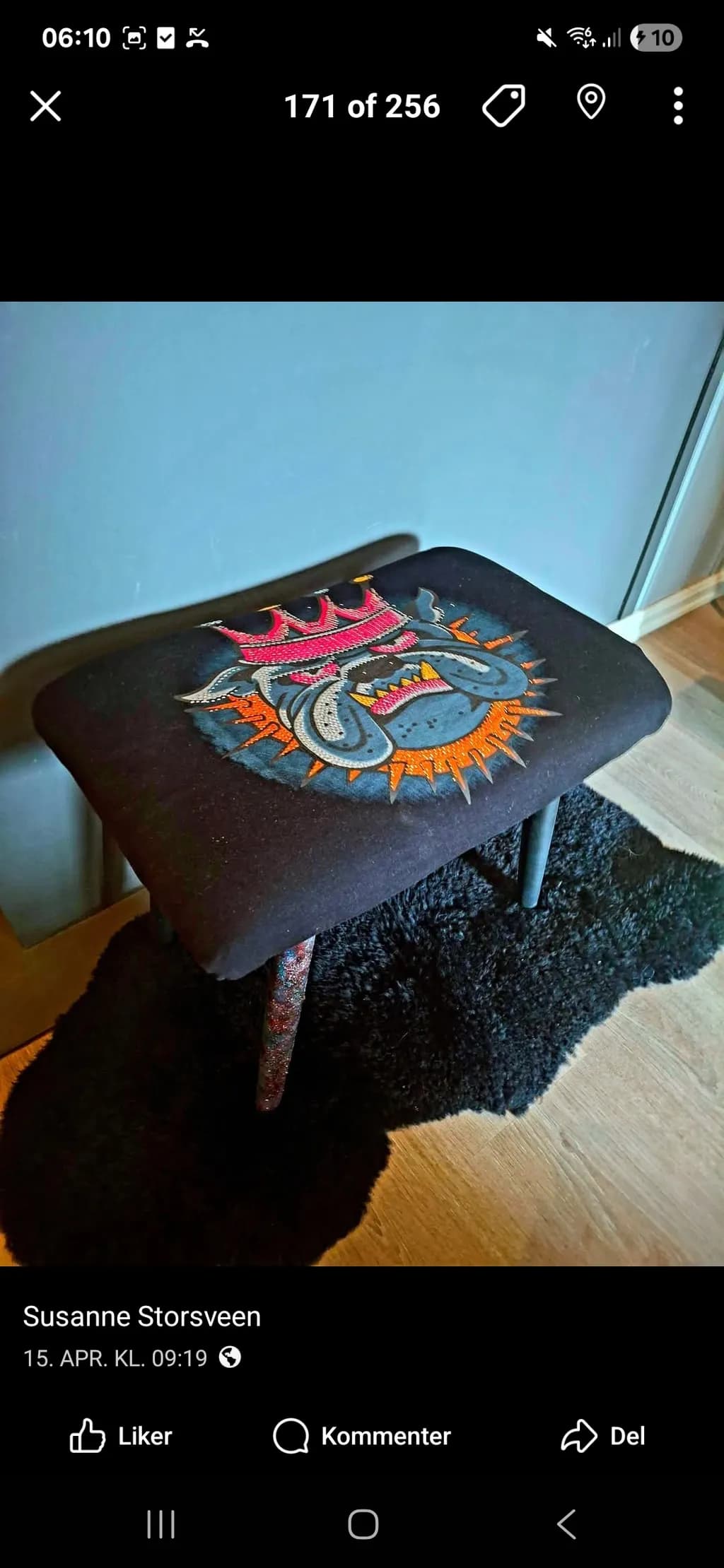 Royal Bulldog Stool