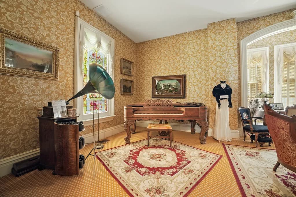 Vintage Living Room