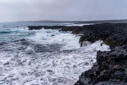 Brimketill Pool Waves