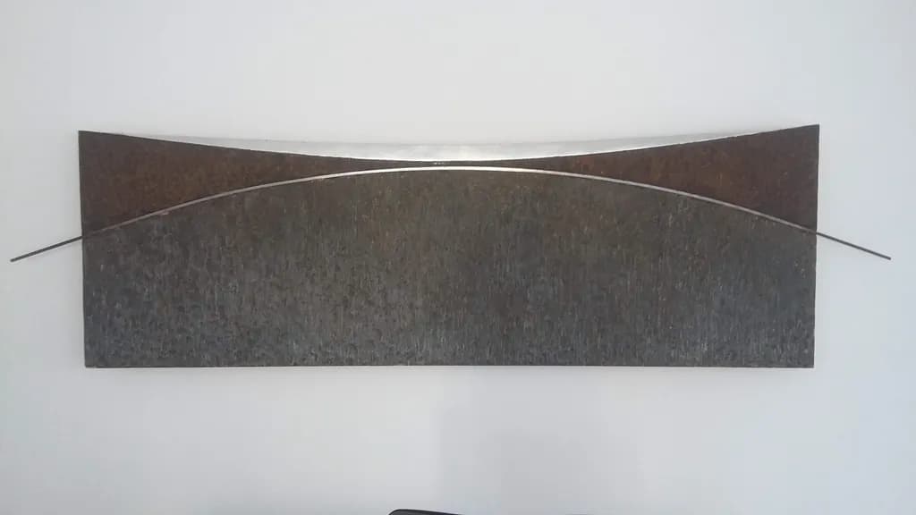 Curved Metal Harmony
