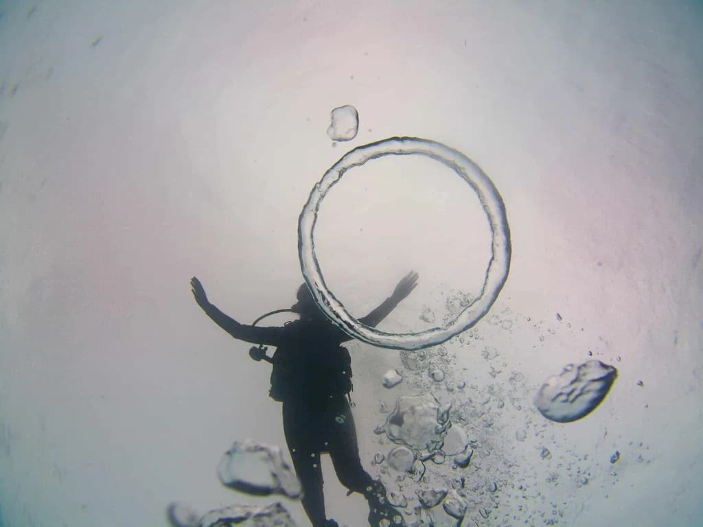 Underwater Circles