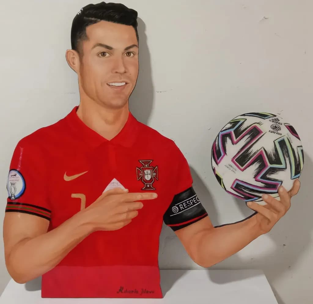 Iconic Striker