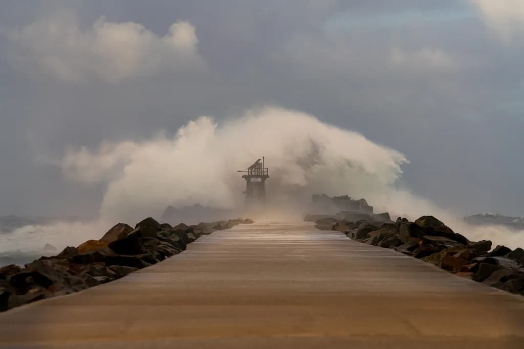 Breakwall Surge