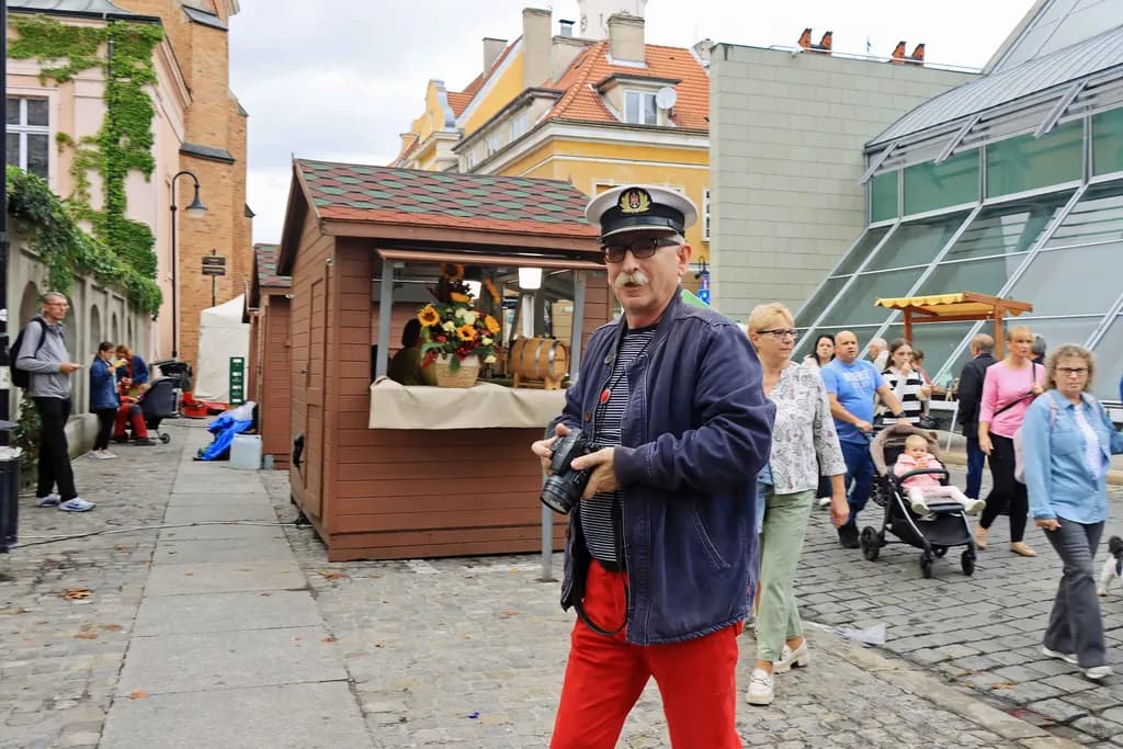 Street Scene Snapshot