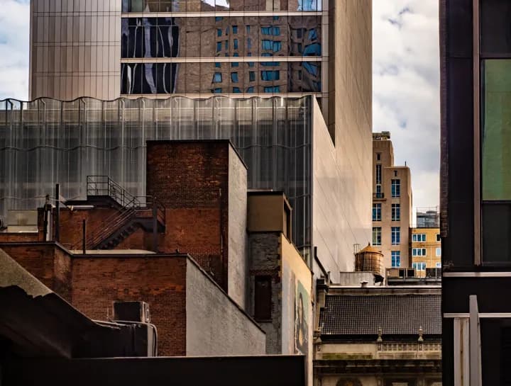 Urban Reflections: A Harmonious Blend of Modern and Historic Architecture in Cityscape Serenity