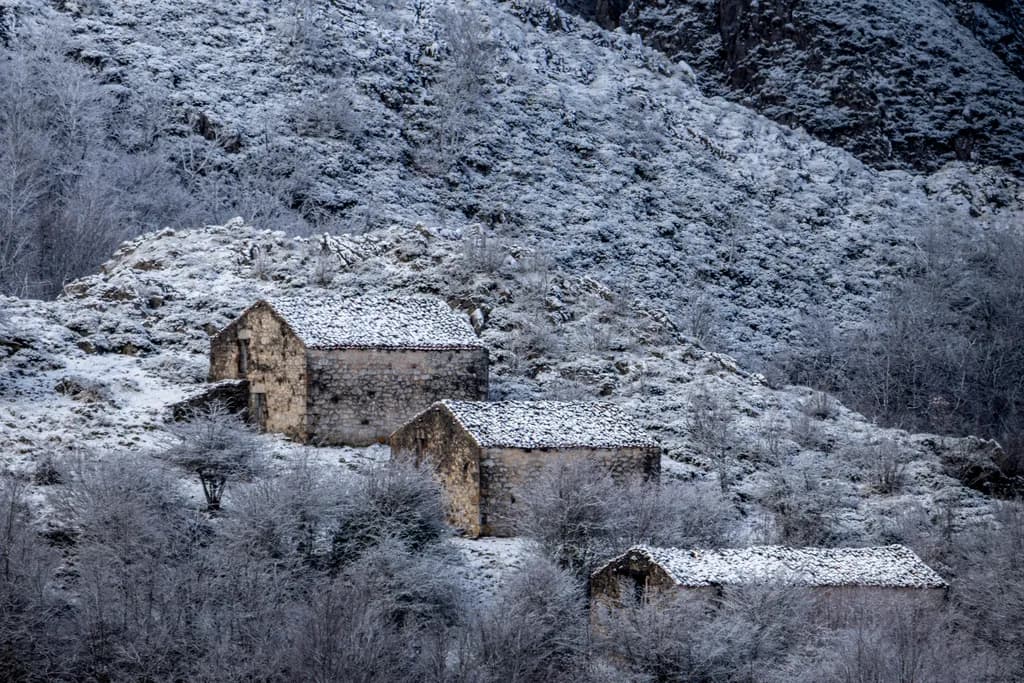 Snowbound Stonehouses
