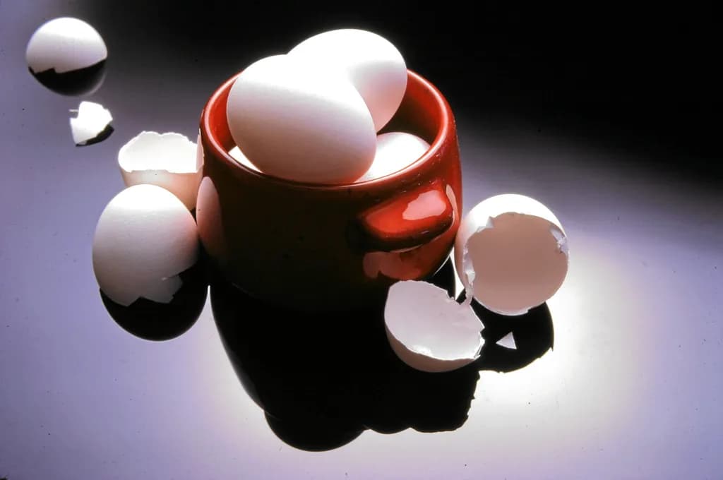 Red Vessel, White Eggs