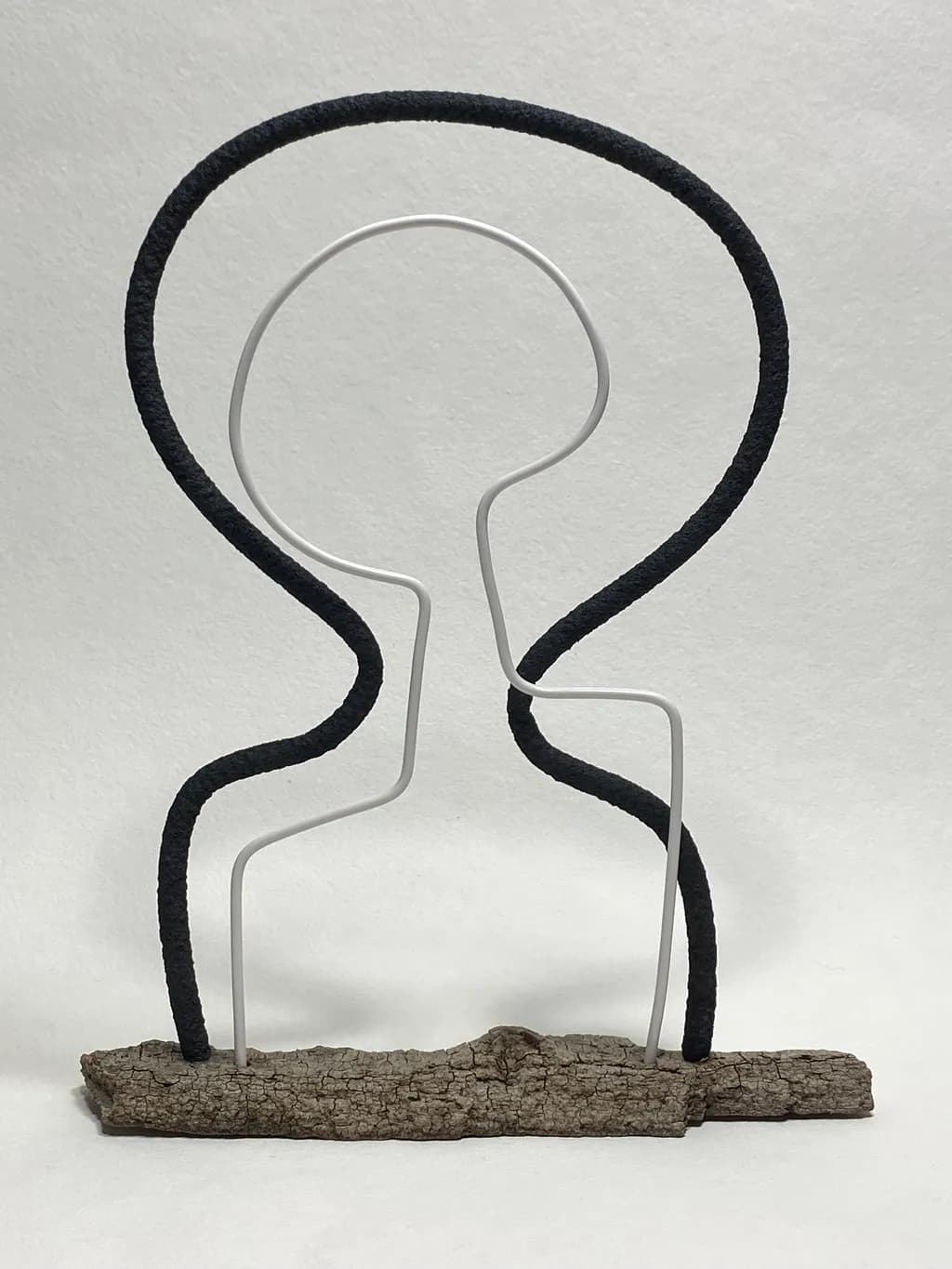 Architecture of the Invisible Bond