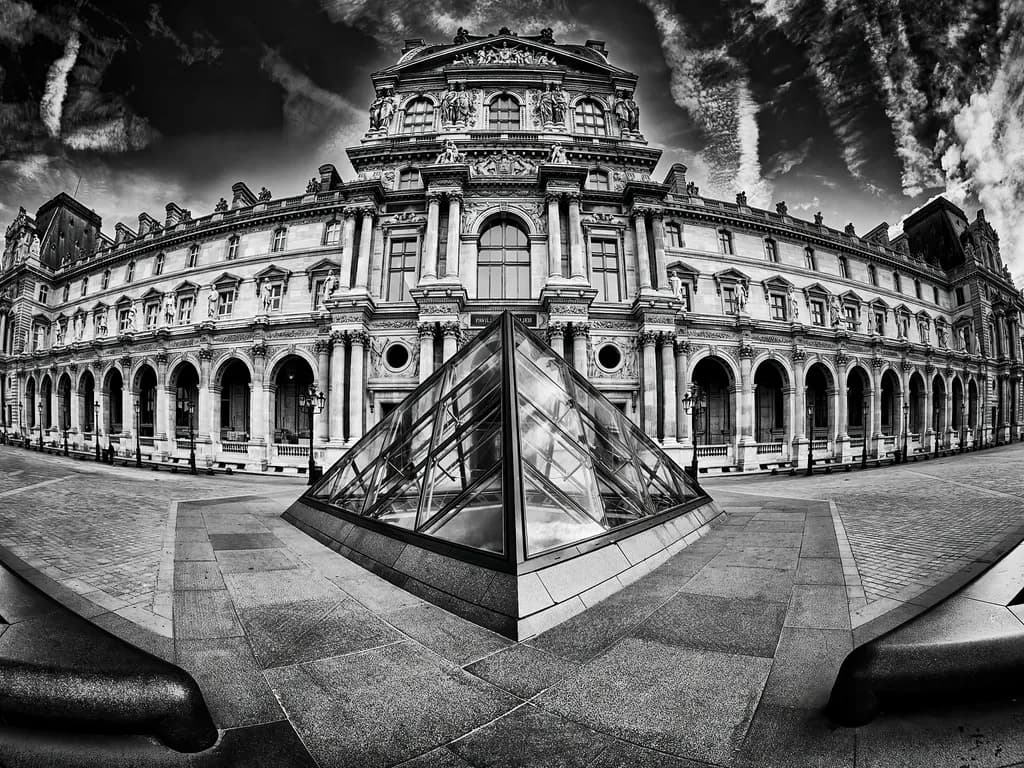 Louvre Geometry