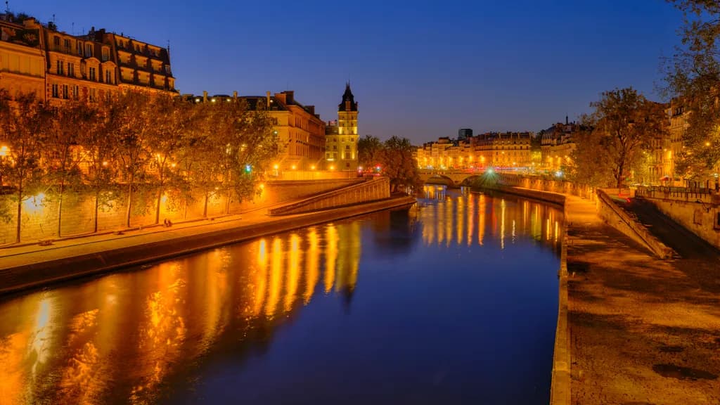 Blue and Gold, Quai des Orfèvres