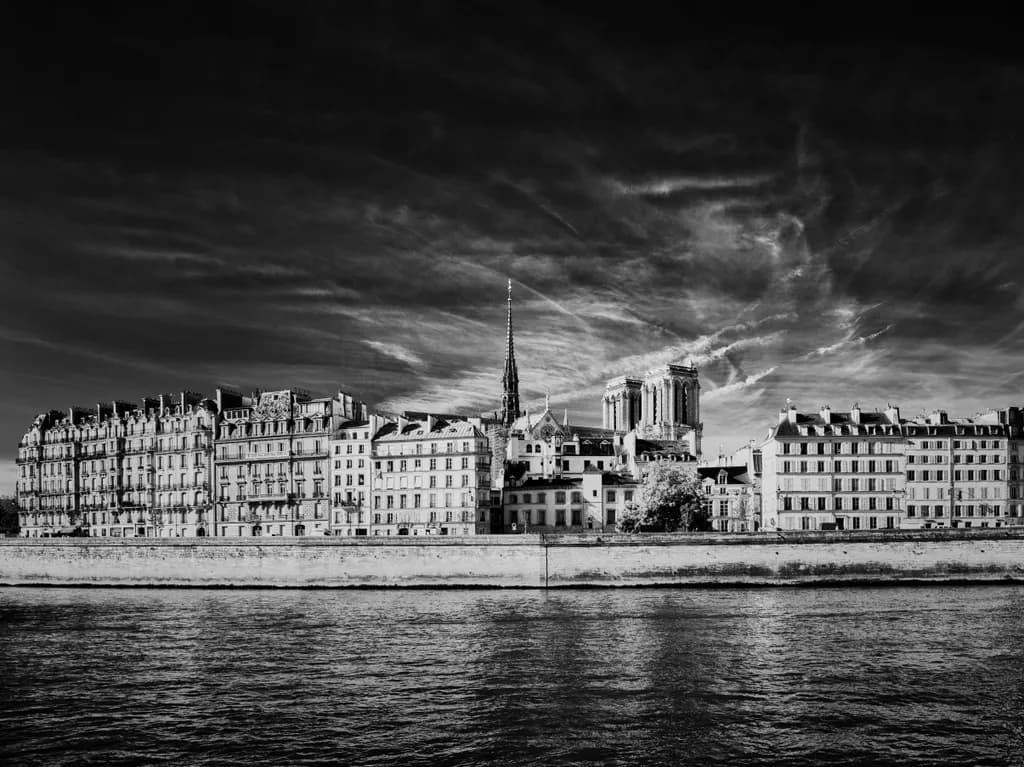 Île de la Cité, First Light