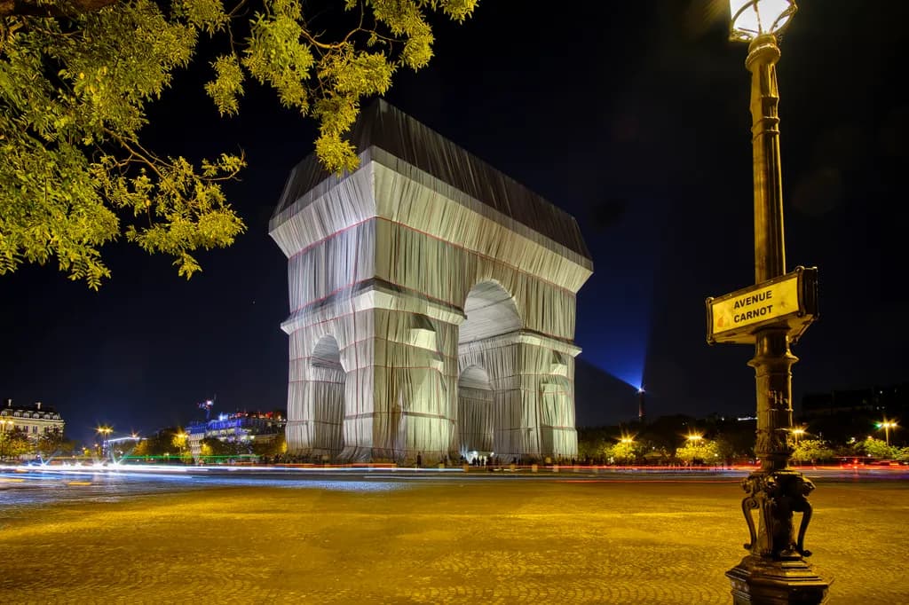 Arc Wrapped Nuit