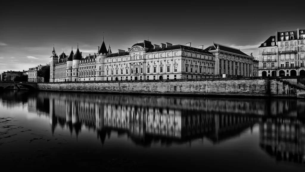 Seine Symmetry