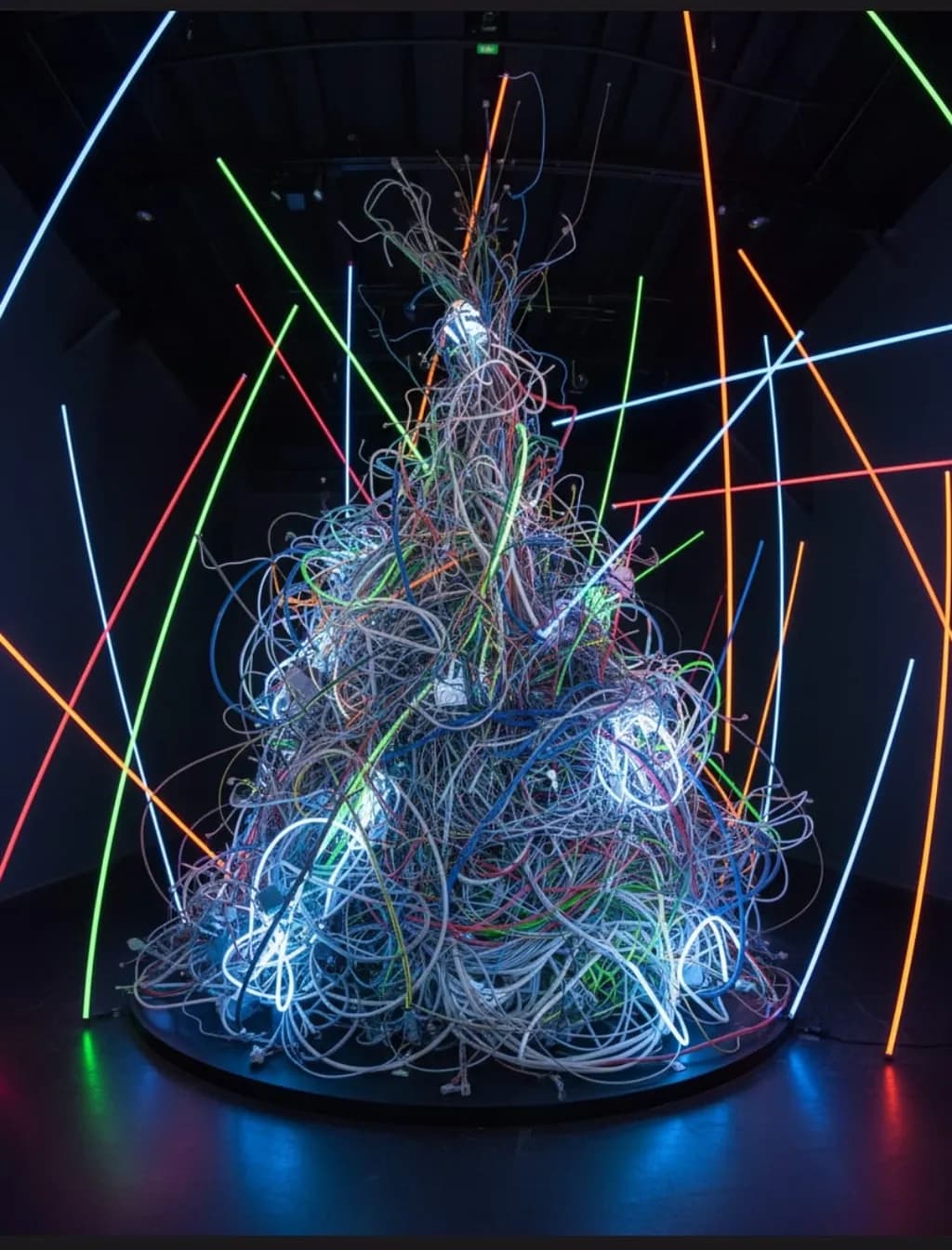 Tangled Luminescence