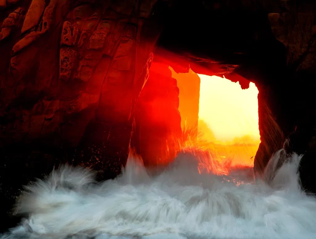 Keyhole Glow