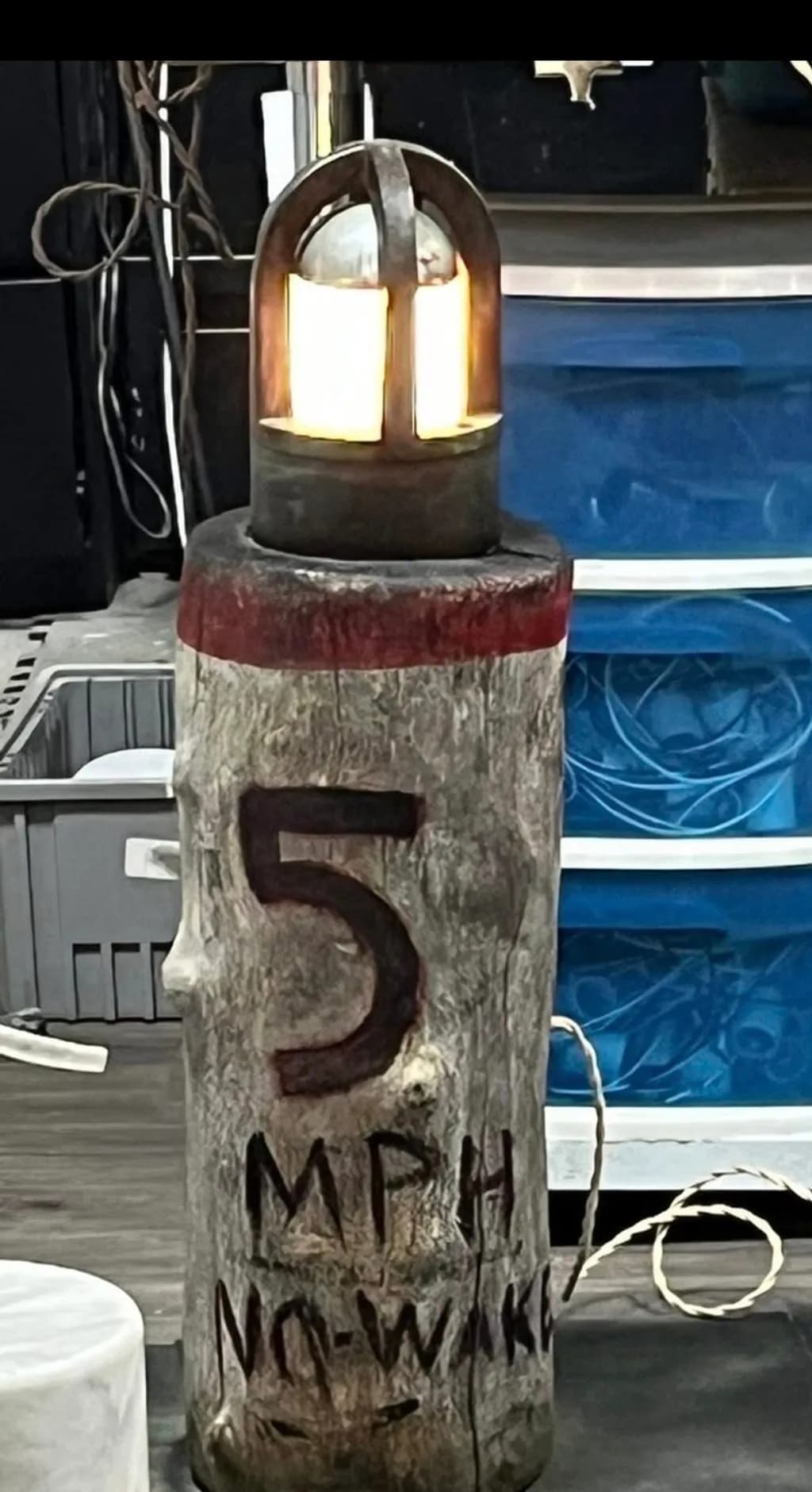Speed Post Lamp