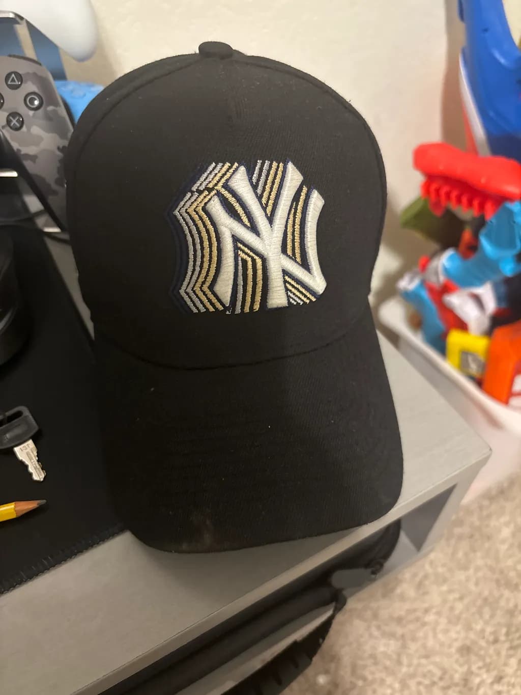 Distorted NY Cap