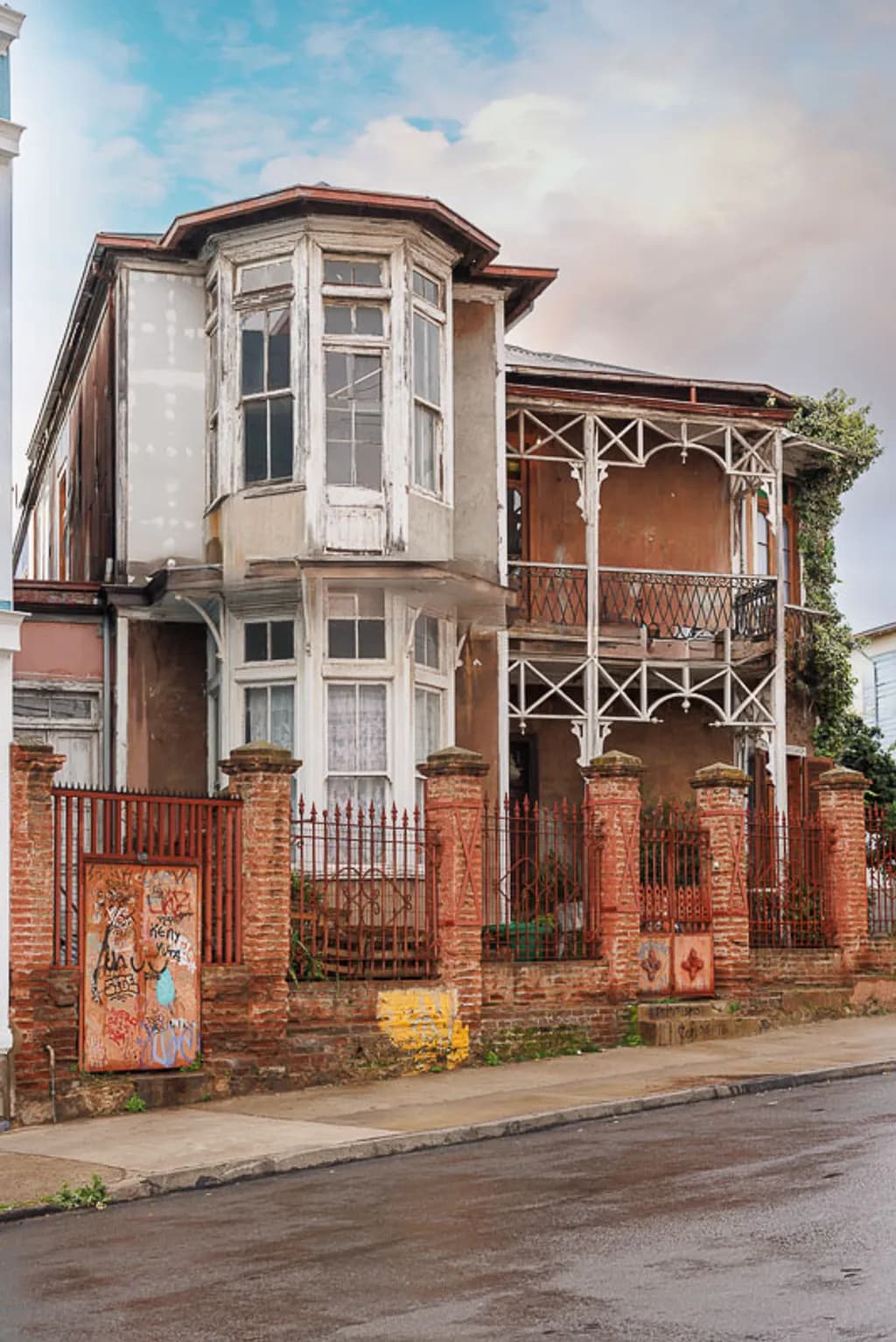 Fotosrey Facade