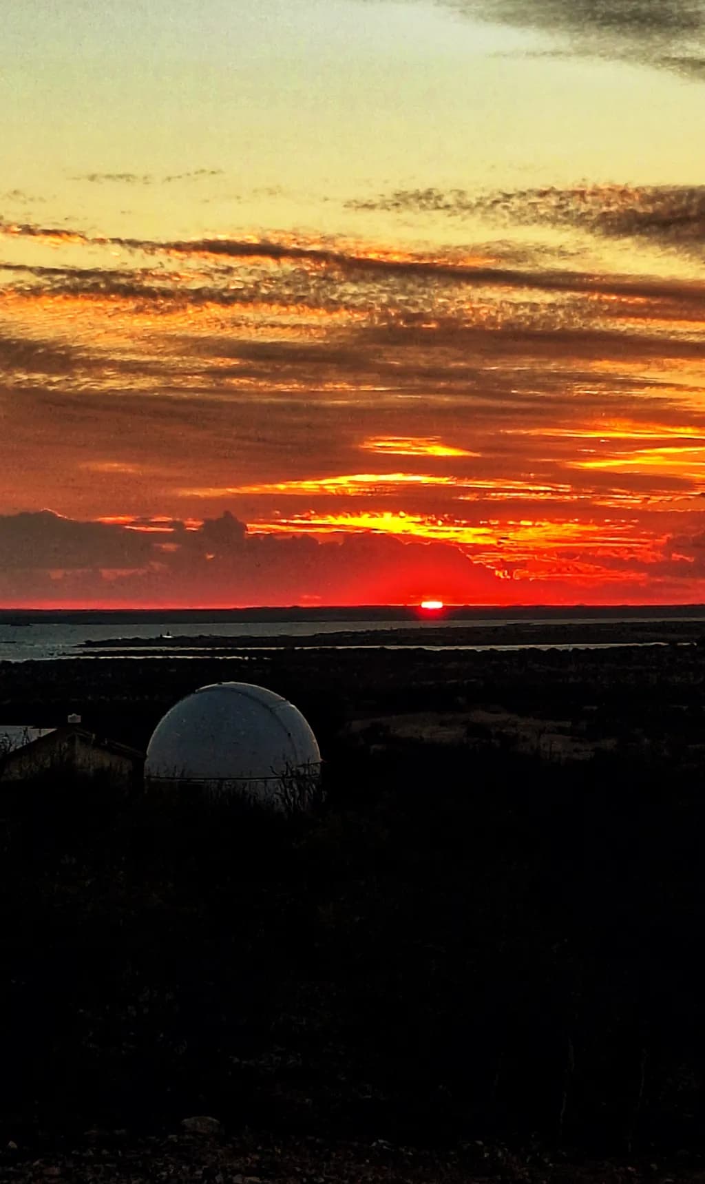 Dusk Horizon Glow