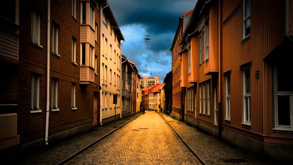 Golden Alleyway