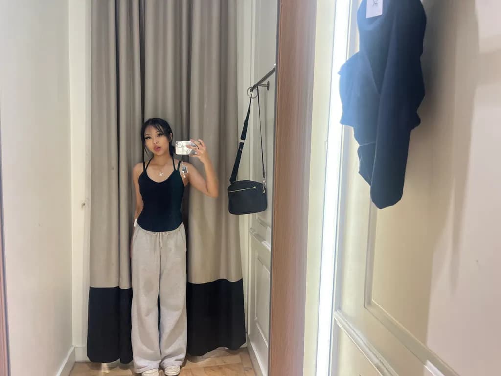 Monochrome Ease