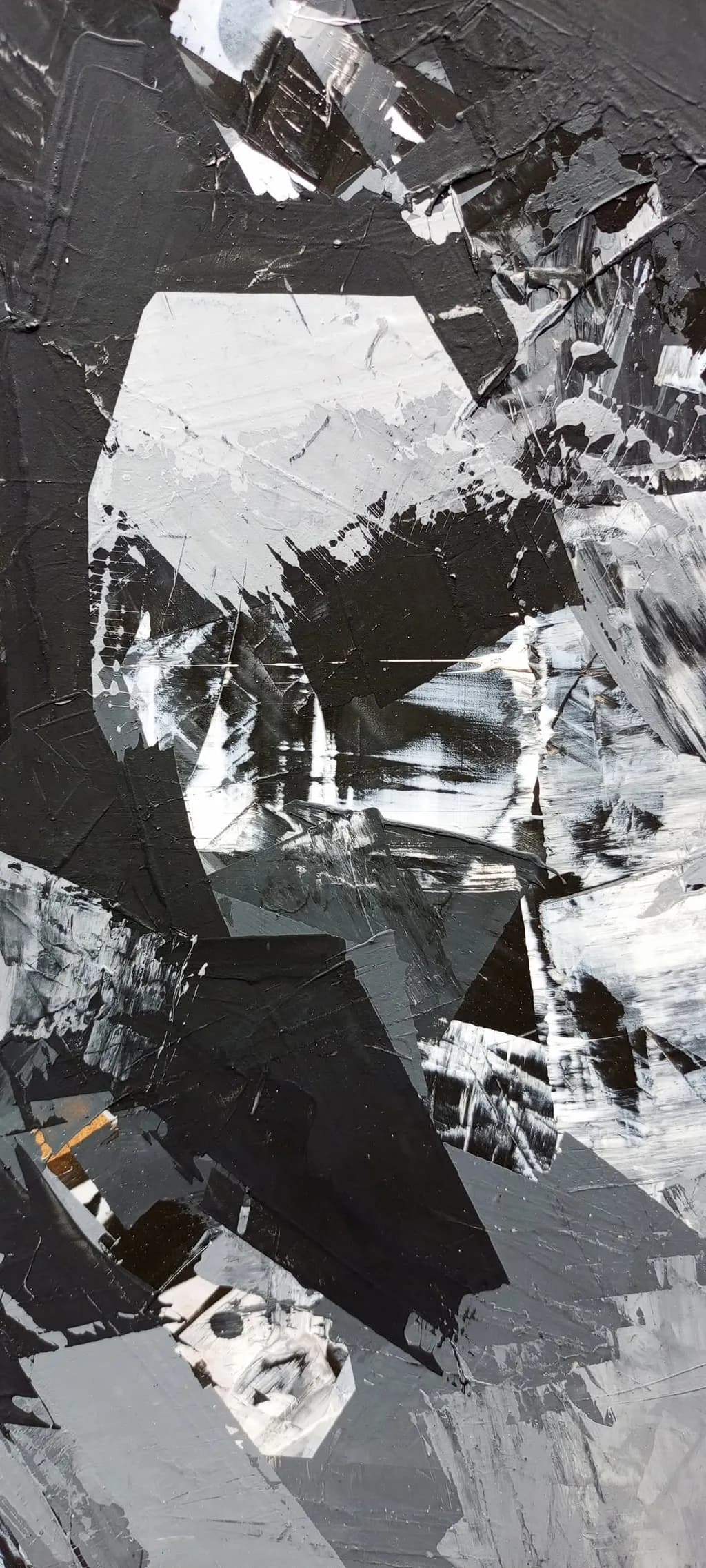 Monochrome Fracture