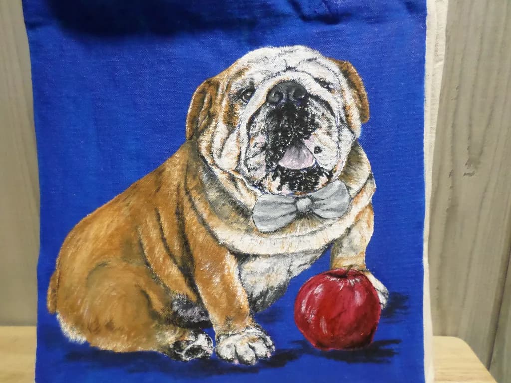 Bulldog and Apple