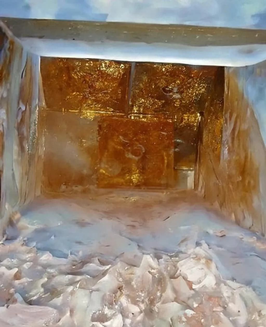 Amber Geode Depths