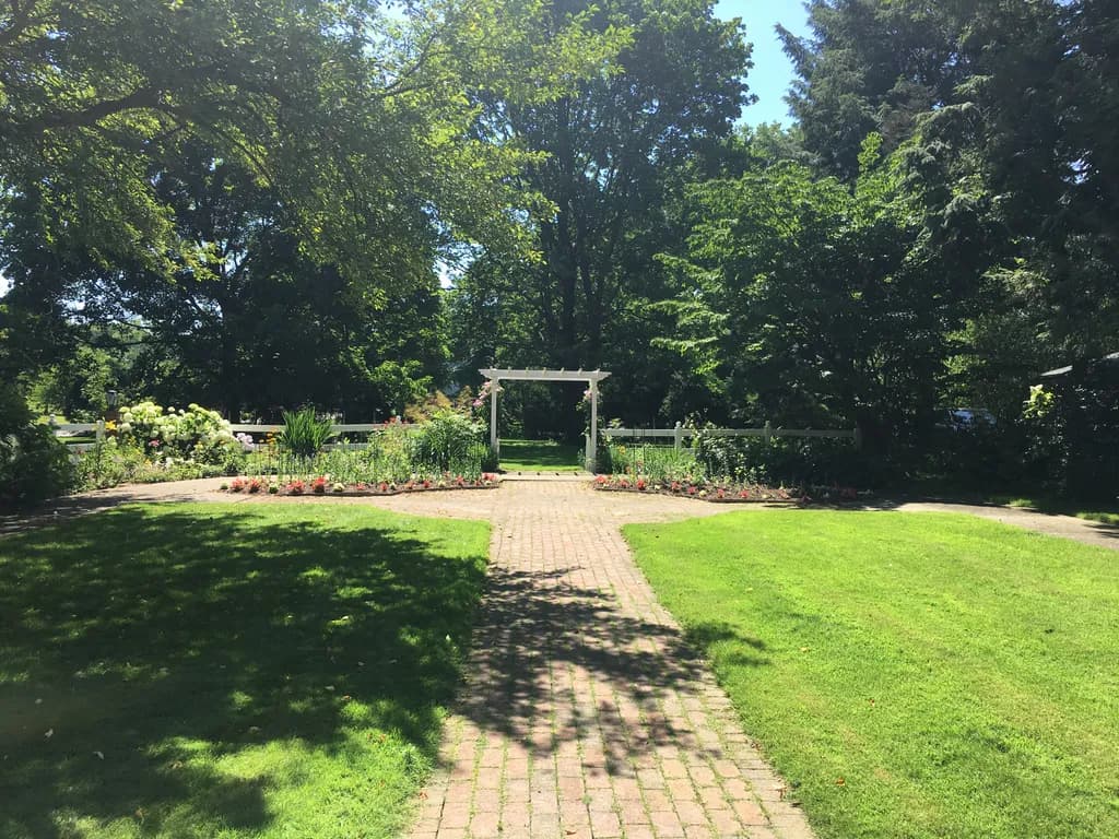 Garden Gateway