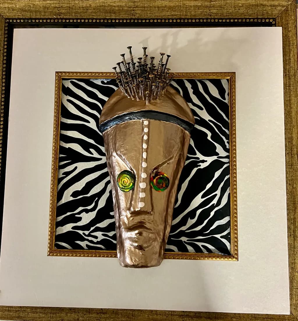 Screwed Crown Mask