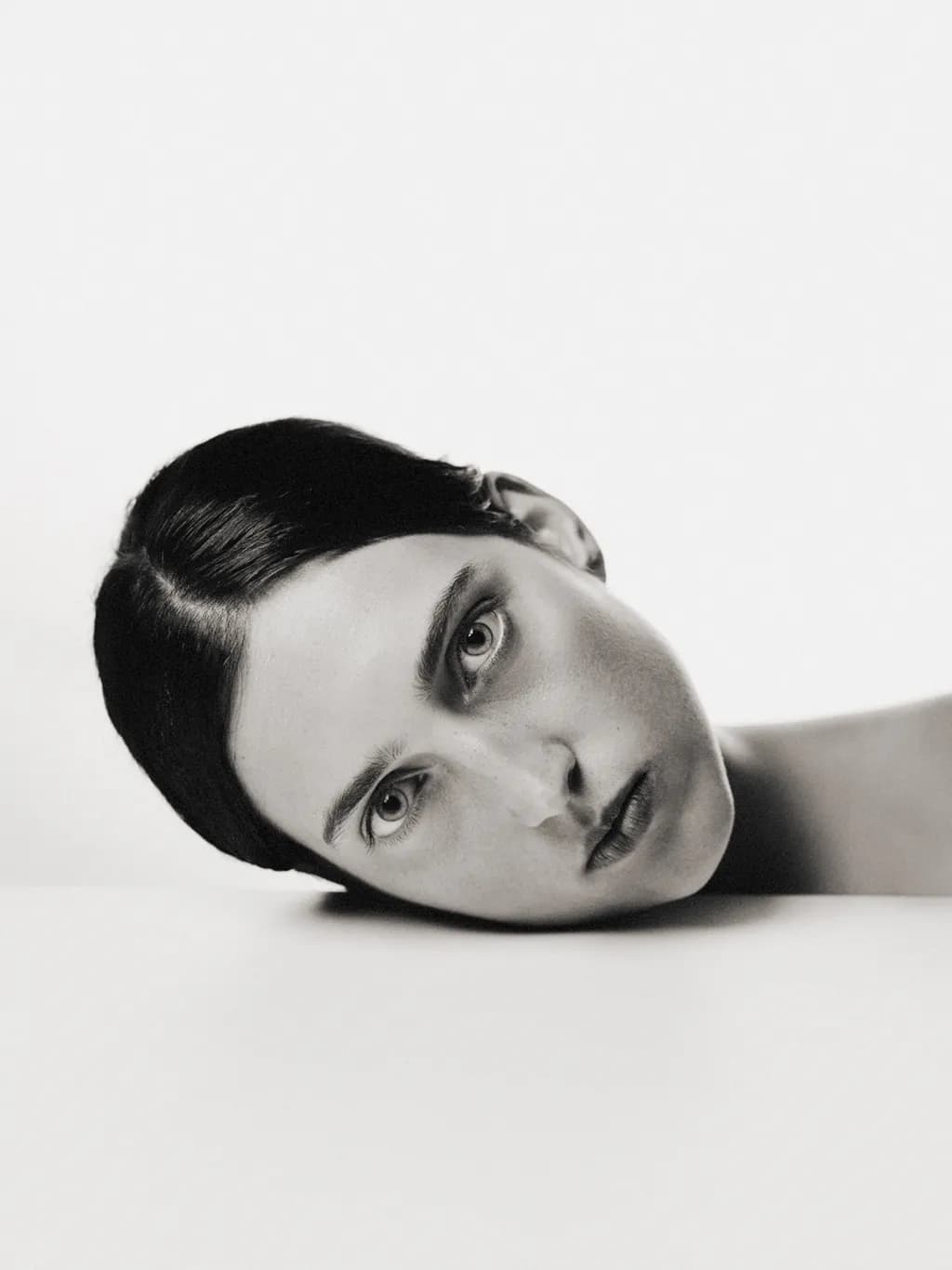 Detached Gaze