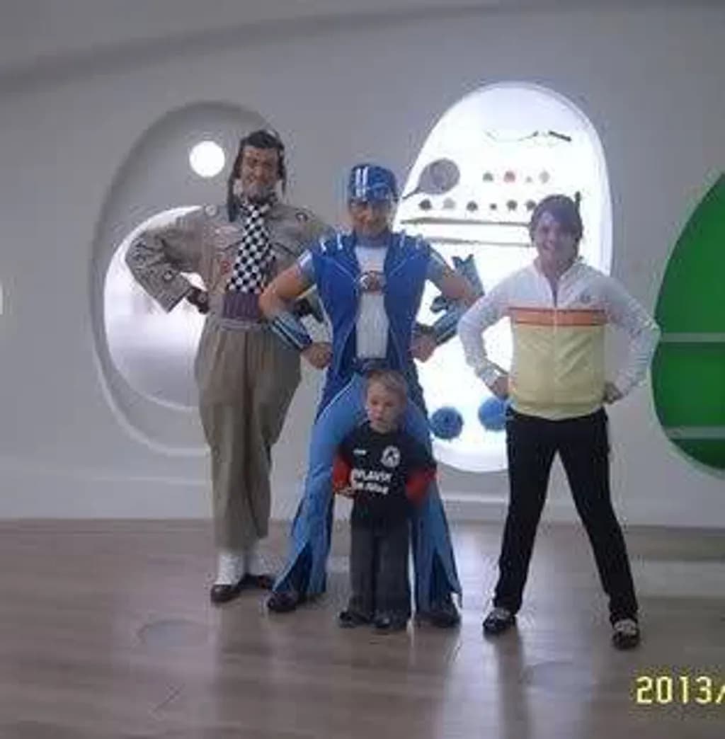 Dynamic Family Portrait