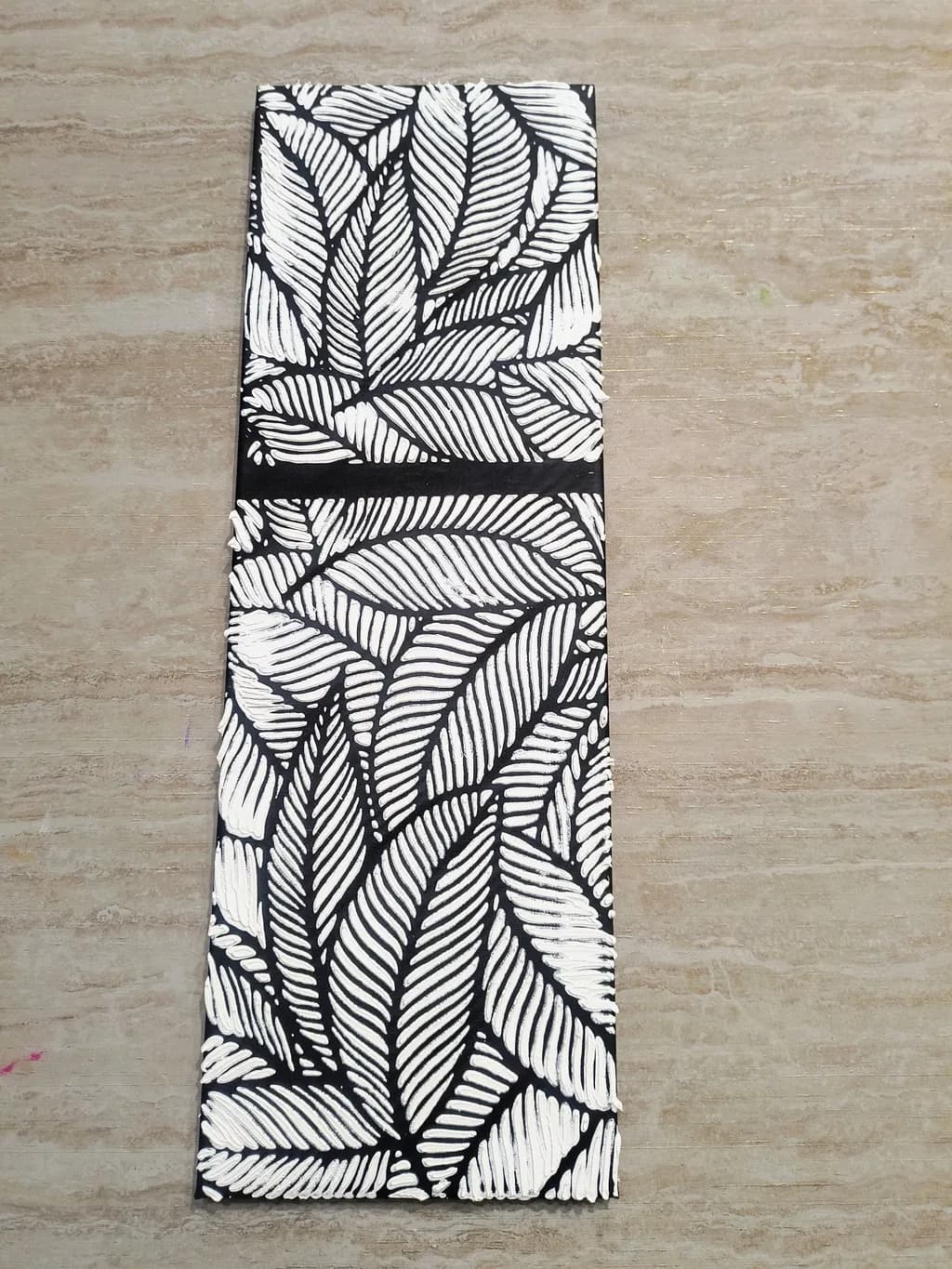 Monochrome Leaves