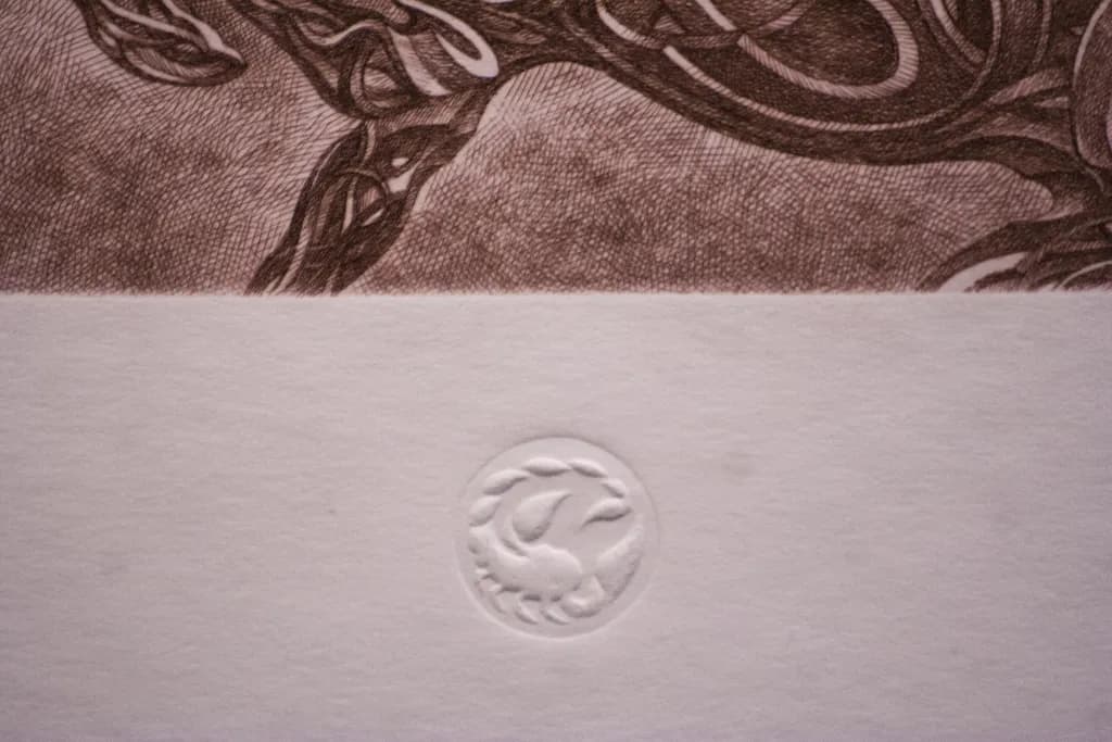 Embossed Crosshatch Detail