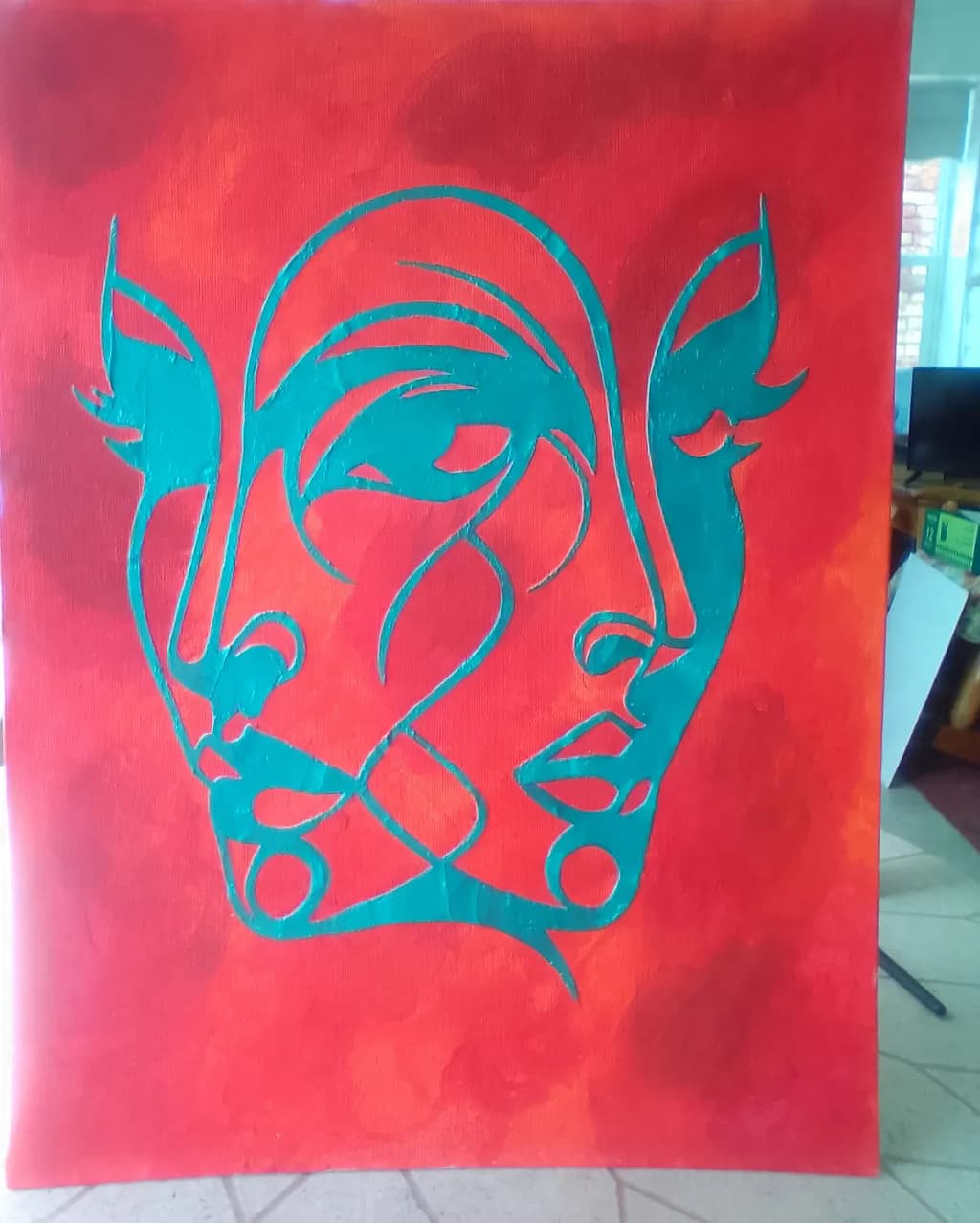Dual Faces Contrast