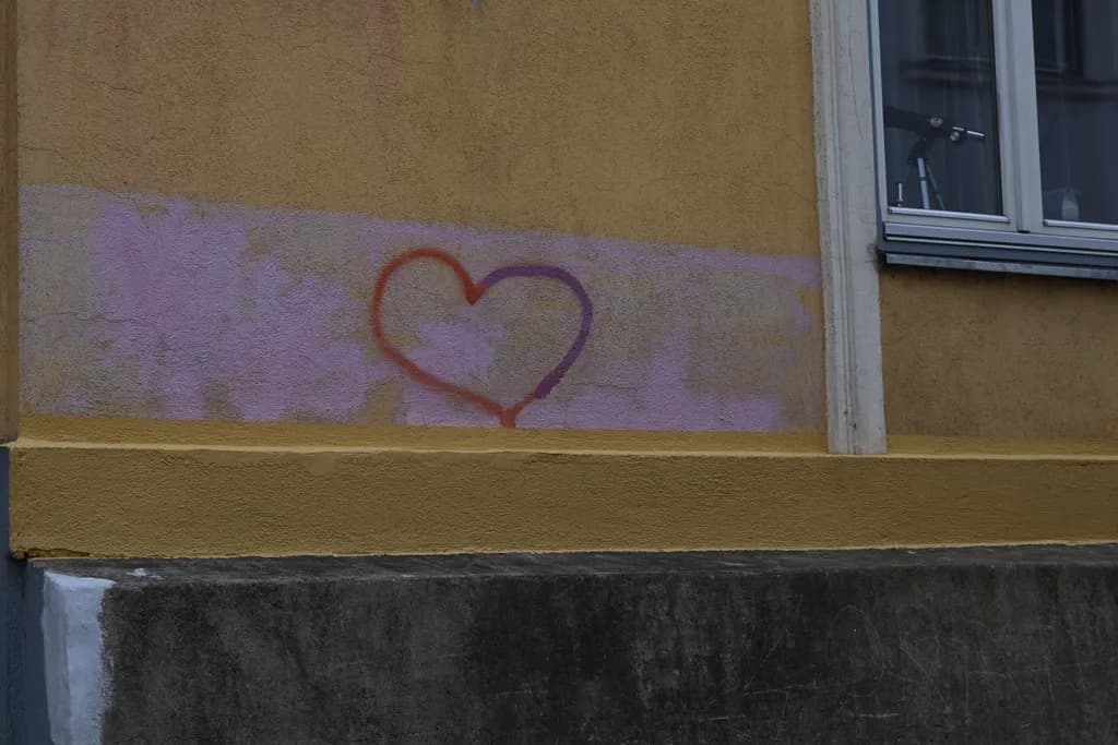 Faded Heart Graffiti