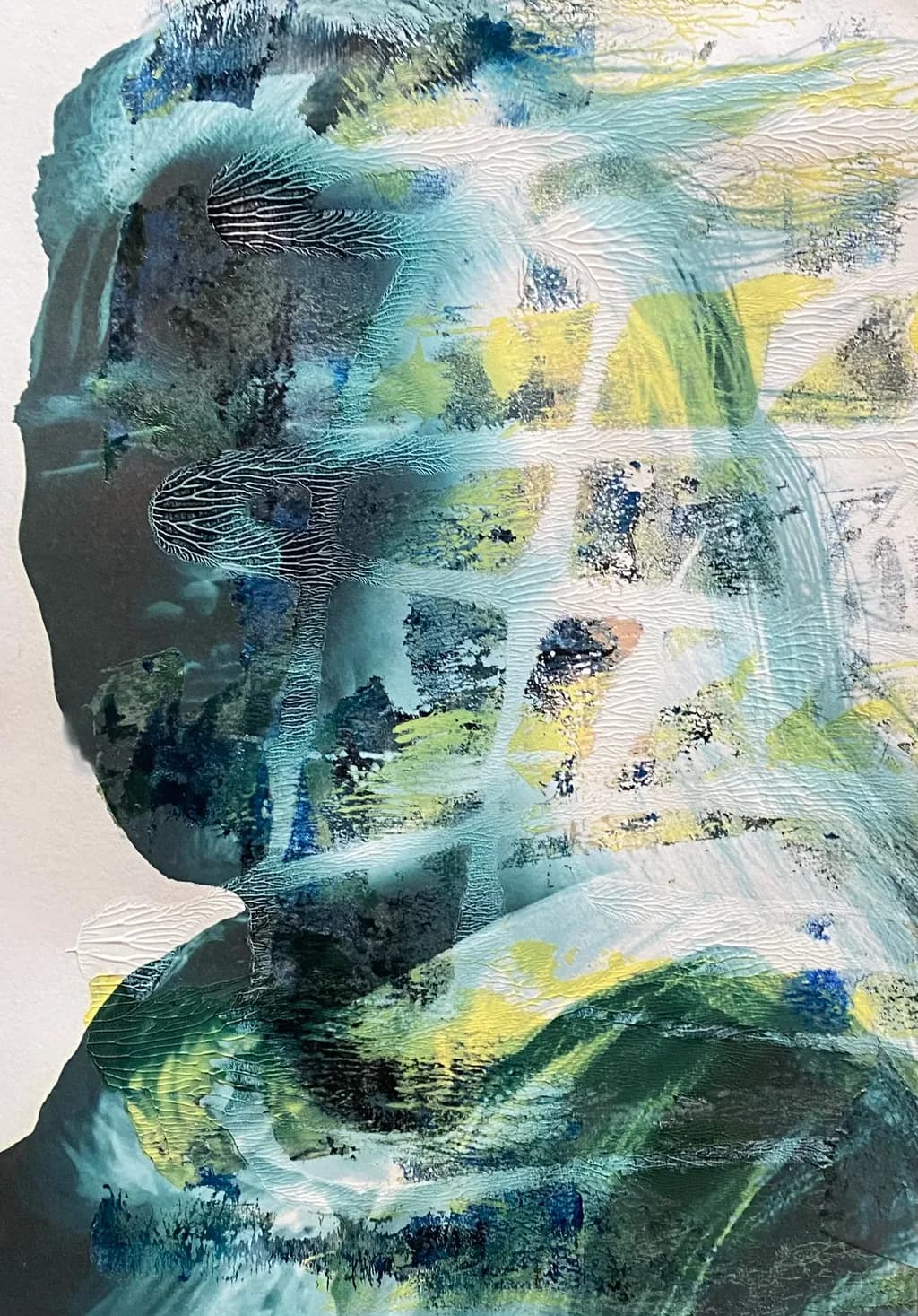 Warped Currents