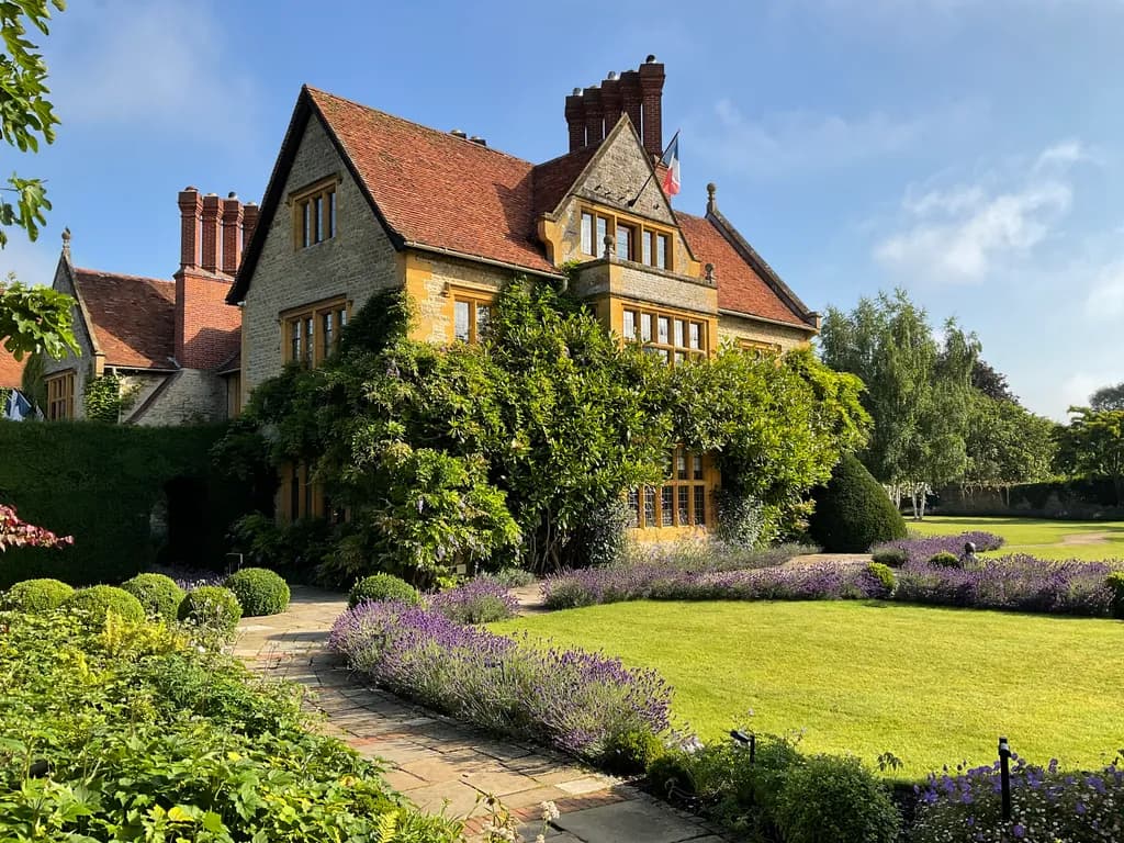 Cotswold Manor Garden