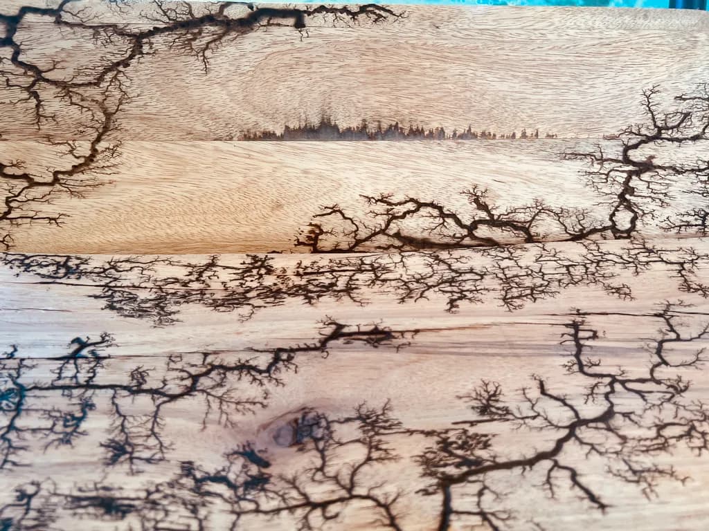 Fractured Wood Veins