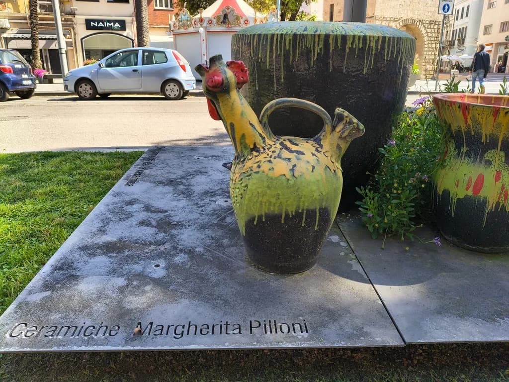 Drip Rooster Vessel