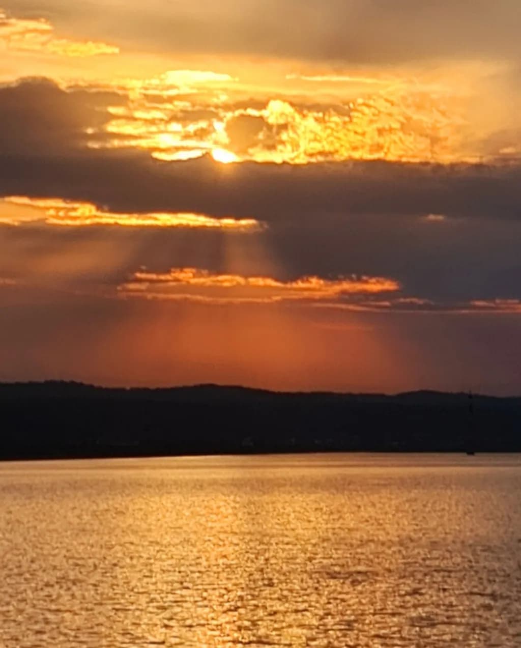 Golden Horizon Glow