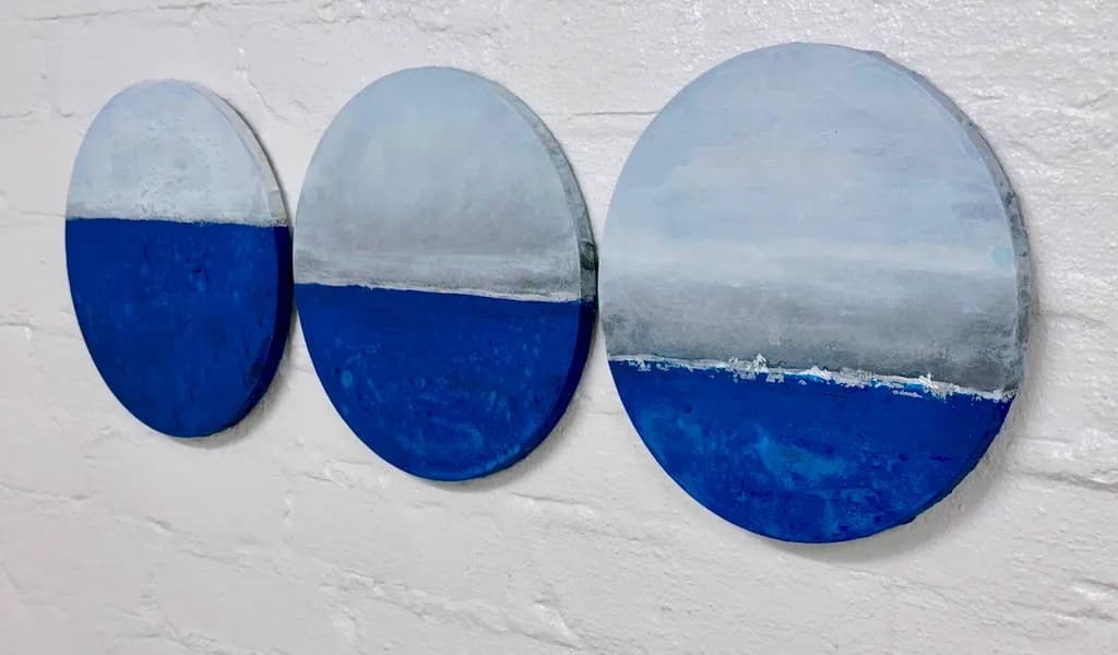 Untitled tide in trhee pieces